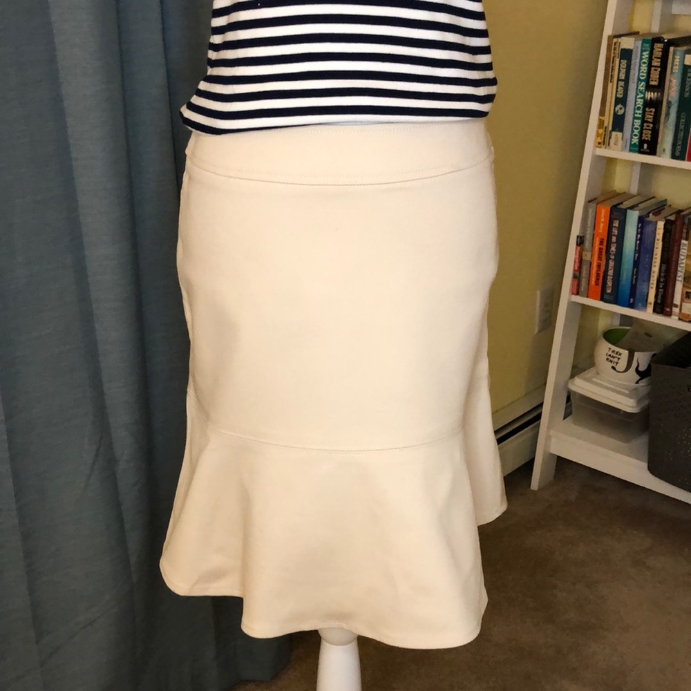GAP Skirt In Ivory Size 6